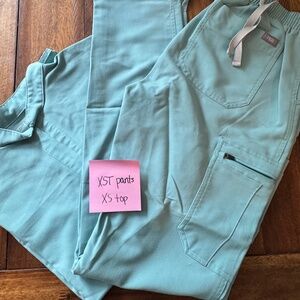 FIGS Rafaela Top + Yola straight leg Set |  | XS | Nursing Scrubs